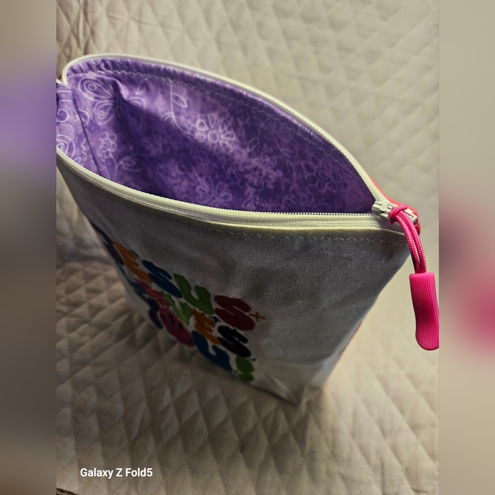 Colorful Graphic Pouch - Picture 3 of 6
